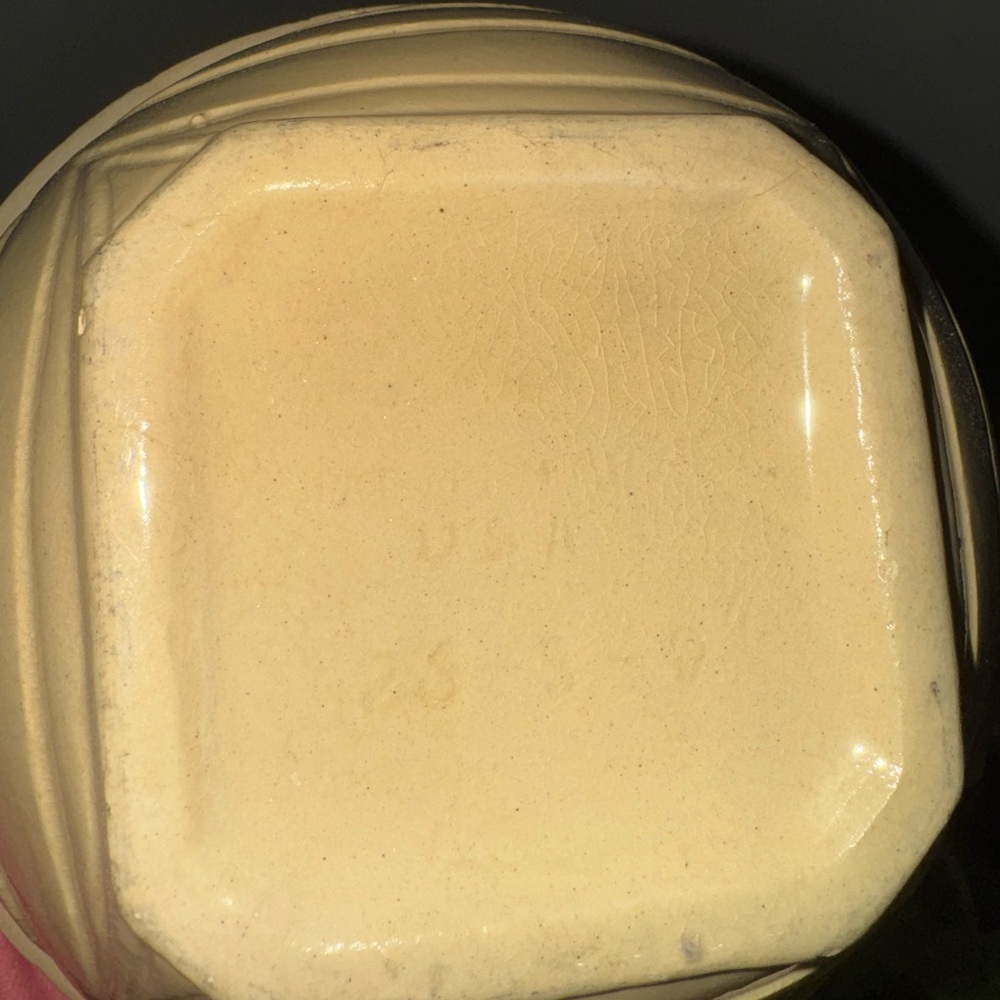 Stoneware Batter Bowl with Pouring Spout - Picture 5 of 16